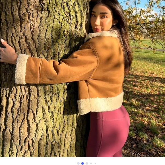 NWT ZARA blogger fav DOUBLE-FACED JACKET SIZE M
🚨PRICE FIRM NO DISCOUNT - Picture 5 of 15